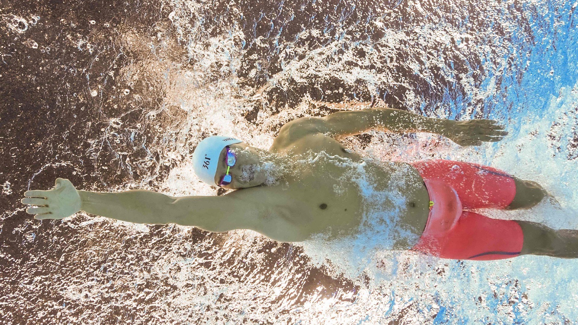 开云网站-巴特尔的精确判断与防守技巧，使袋鼠队稳占上风，球员巴特尔