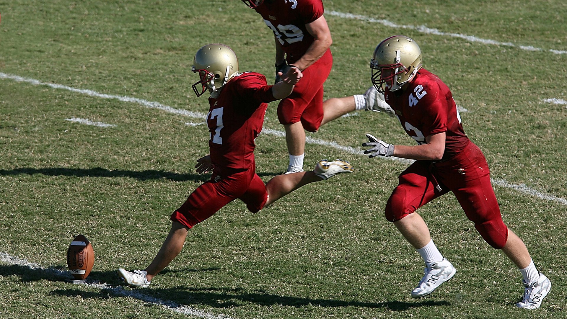 开云品牌-拉恩：全黑队外线的“闪电快马”，他总能在最短时间内突破对方防线